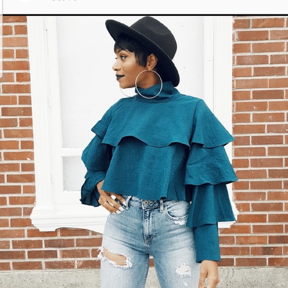 Gracia Ruffle Crop Top - Picture 2 of 2